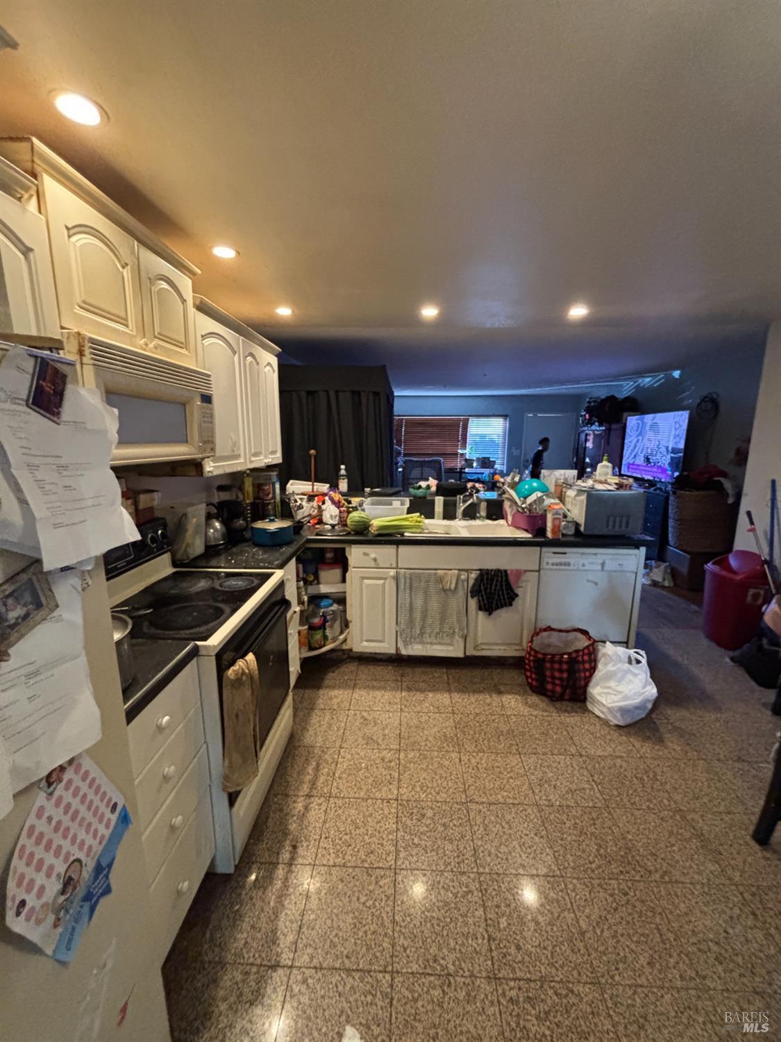 Detail Gallery Image 9 of 14 For 35 Fairfax St #8,  San Rafael,  CA 94901 - 2 Beds | 1 Baths