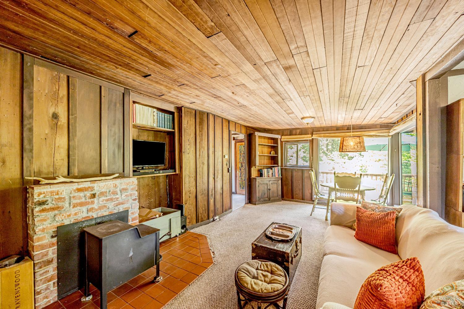 Detail Gallery Image 8 of 37 For 11777 Madrona Rd, Forestville,  CA 95436 - 3 Beds | 1 Baths