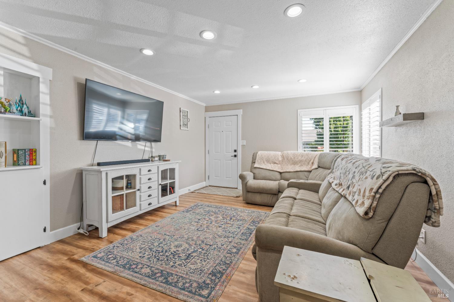 Detail Gallery Image 3 of 28 For 332 Cottonwood St, Vacaville,  CA 95688 - 3 Beds | 1 Baths
