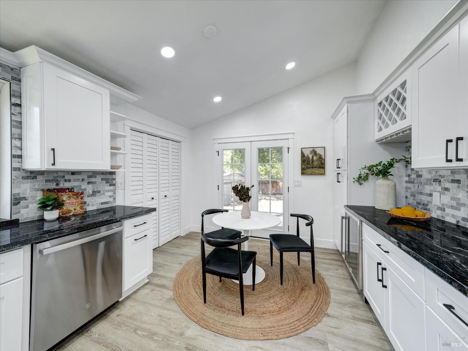 Detail Gallery Image 17 of 42 For 381 Johnson St, Sebastopol,  CA 95472 - 2 Beds | 1 Baths