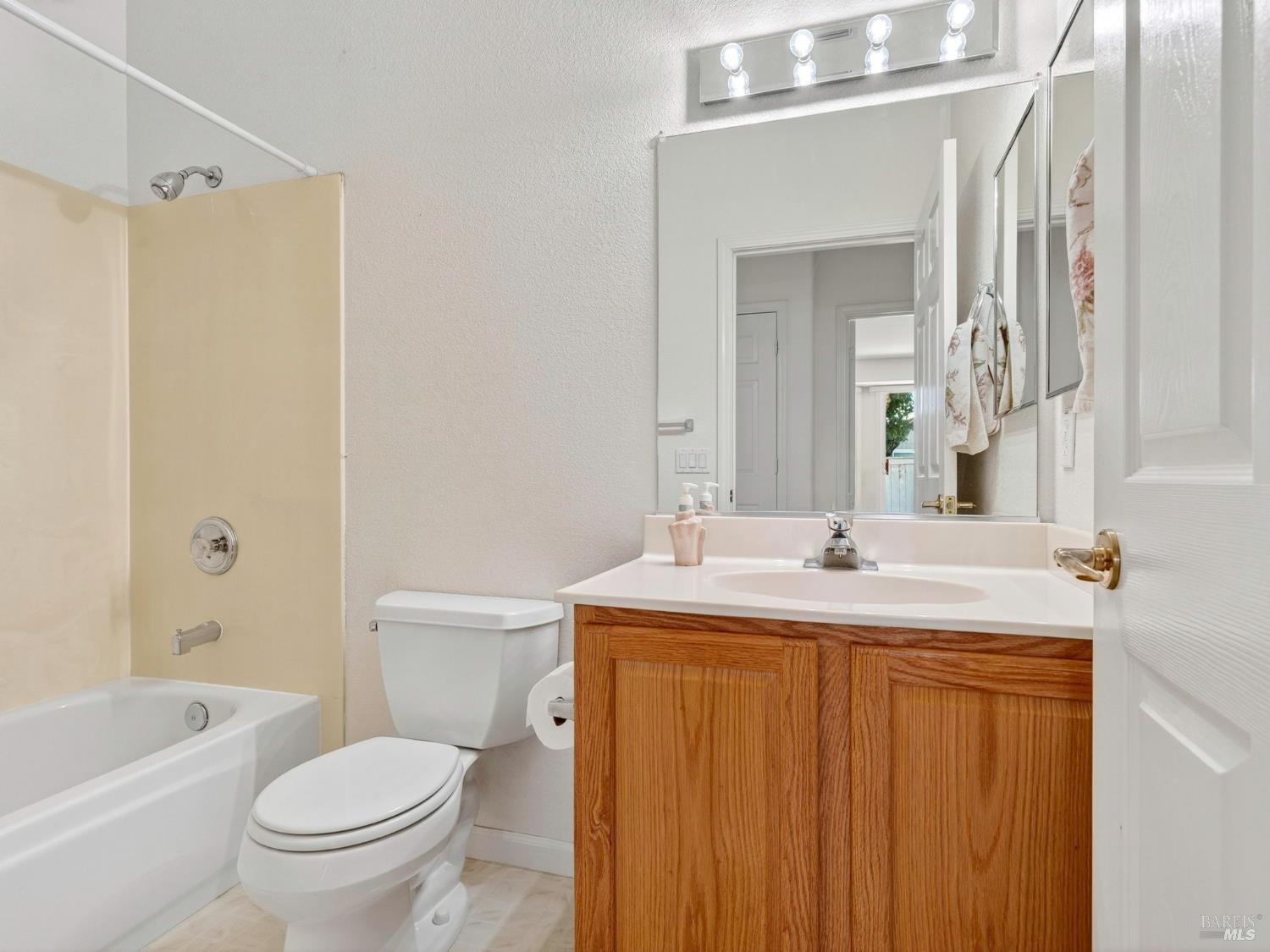 Detail Gallery Image 34 of 51 For 148 Porterfield Creek Dr, Cloverdale,  CA 95425 - 2 Beds | 2 Baths