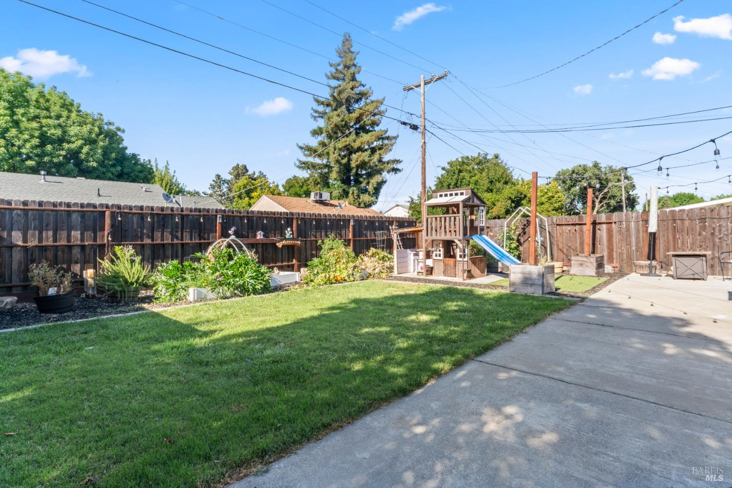 Detail Gallery Image 17 of 28 For 332 Cottonwood St, Vacaville,  CA 95688 - 3 Beds | 1 Baths