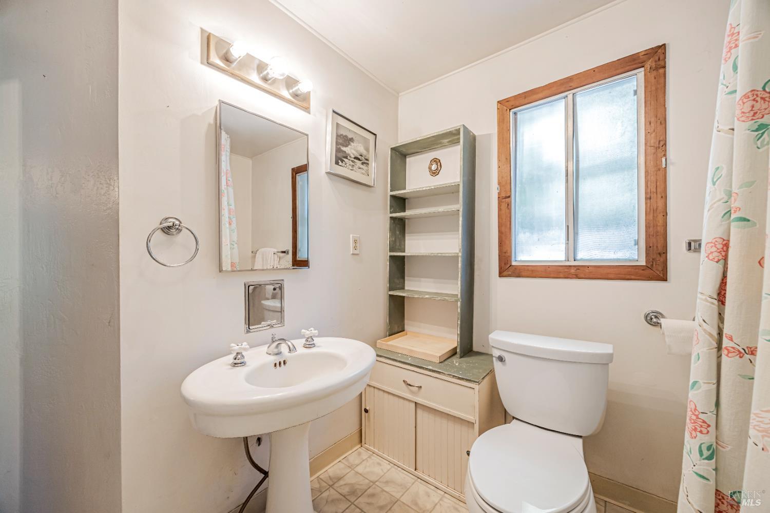 Detail Gallery Image 23 of 37 For 11777 Madrona Rd, Forestville,  CA 95436 - 3 Beds | 1 Baths