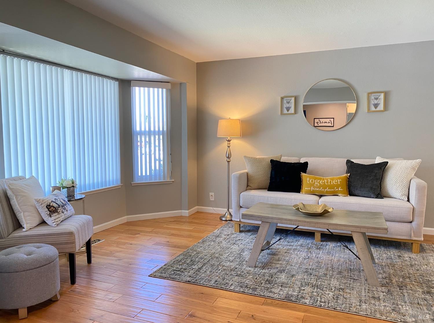 Detail Gallery Image 8 of 60 For 584 Fruitvale Rd, Vacaville,  CA 95688 - 5 Beds | 3 Baths