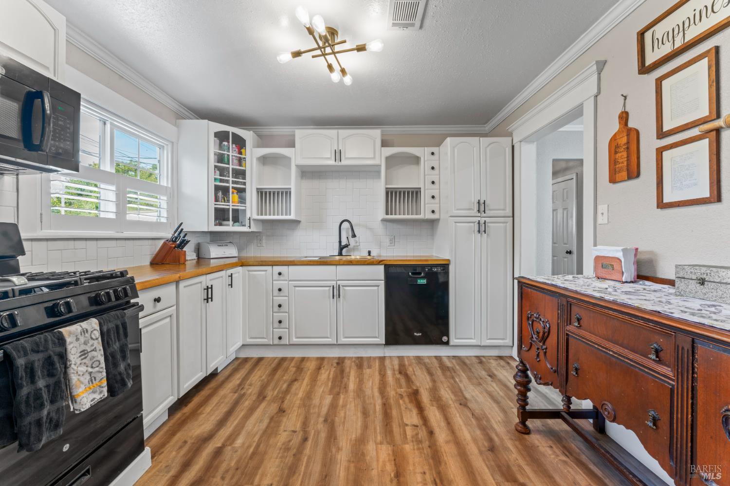Detail Gallery Image 5 of 28 For 332 Cottonwood St, Vacaville,  CA 95688 - 3 Beds | 1 Baths