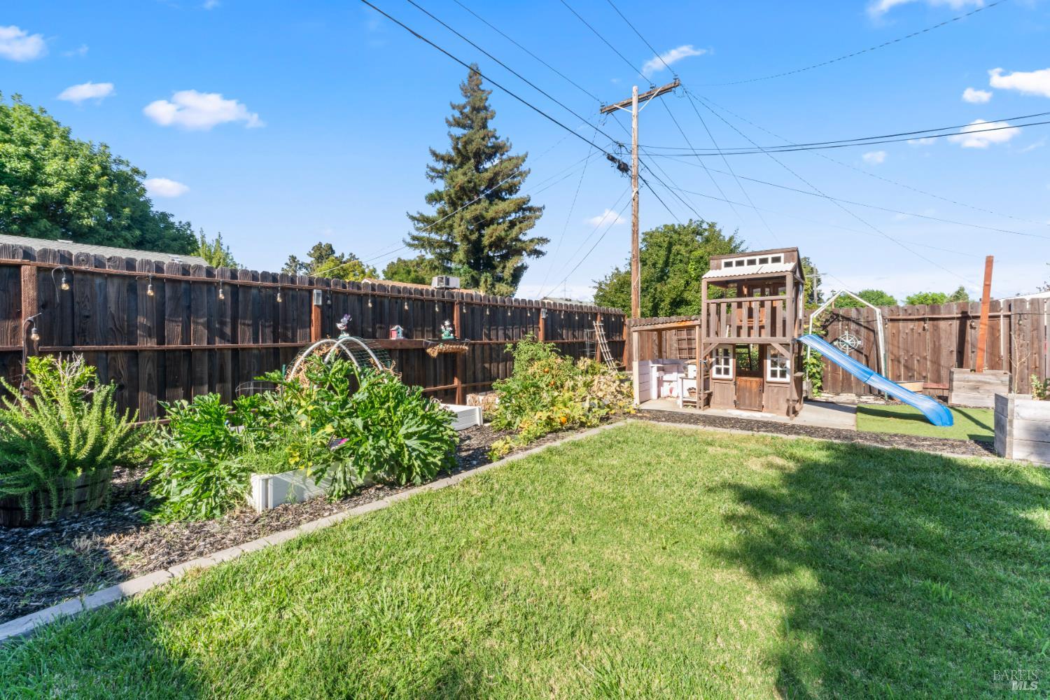 Detail Gallery Image 16 of 28 For 332 Cottonwood St, Vacaville,  CA 95688 - 3 Beds | 1 Baths