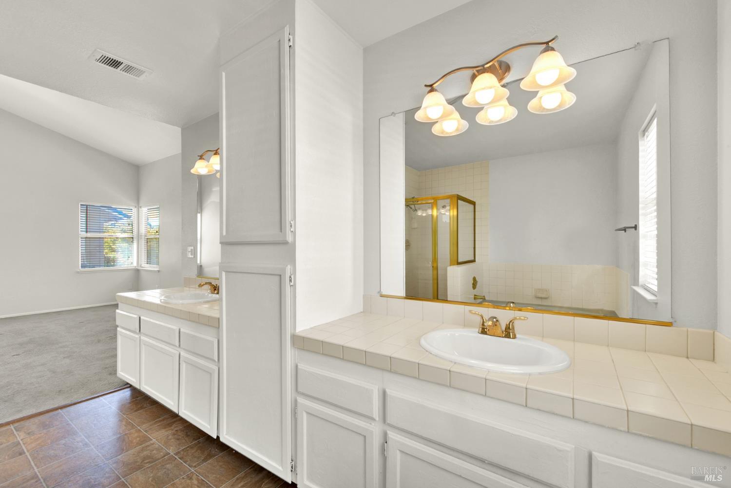 Detail Gallery Image 8 of 60 For 16 Winestone Ct, Napa,  CA 94558 - 3 Beds | 2/1 Baths