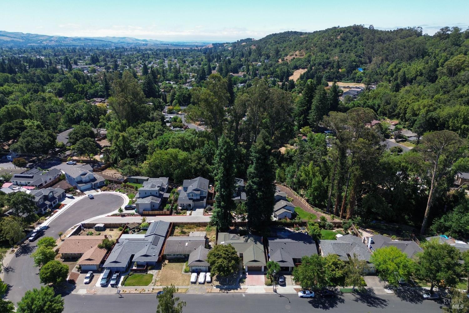 Detail Gallery Image 42 of 46 For 2425 Creekside Ave, Napa,  CA 94558 - 4 Beds | 2 Baths