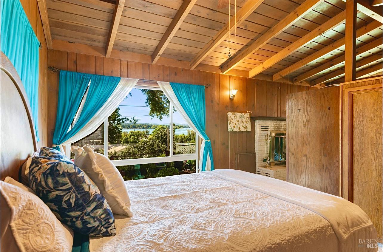 Detail Gallery Image 8 of 24 For 3771 Country Club Dr, Clearlake,  CA 95422 - 2 Beds | 1 Baths