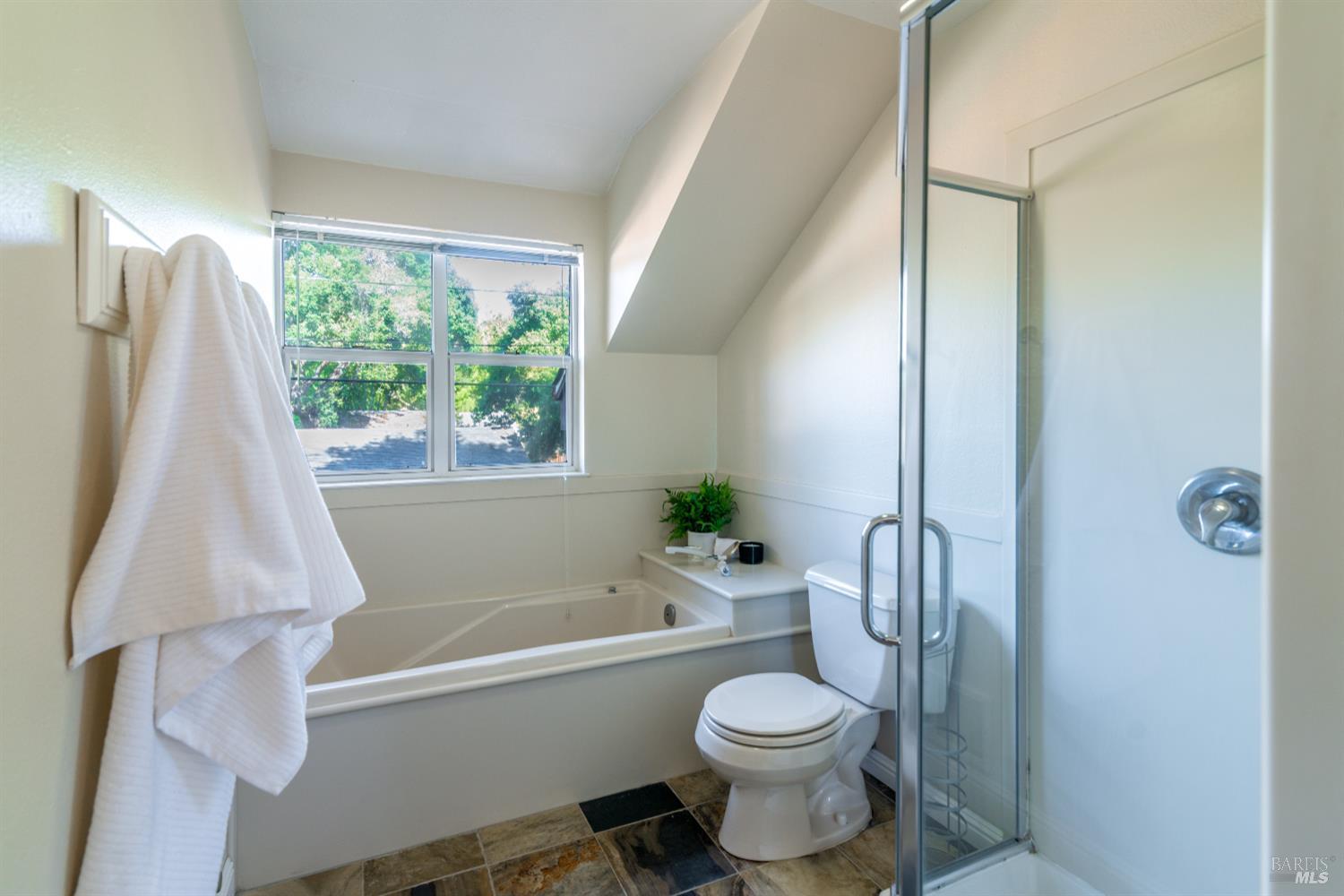 Detail Gallery Image 31 of 44 For 1410 15th St, Santa Rosa,  CA 95404 - 2 Beds | 2/1 Baths