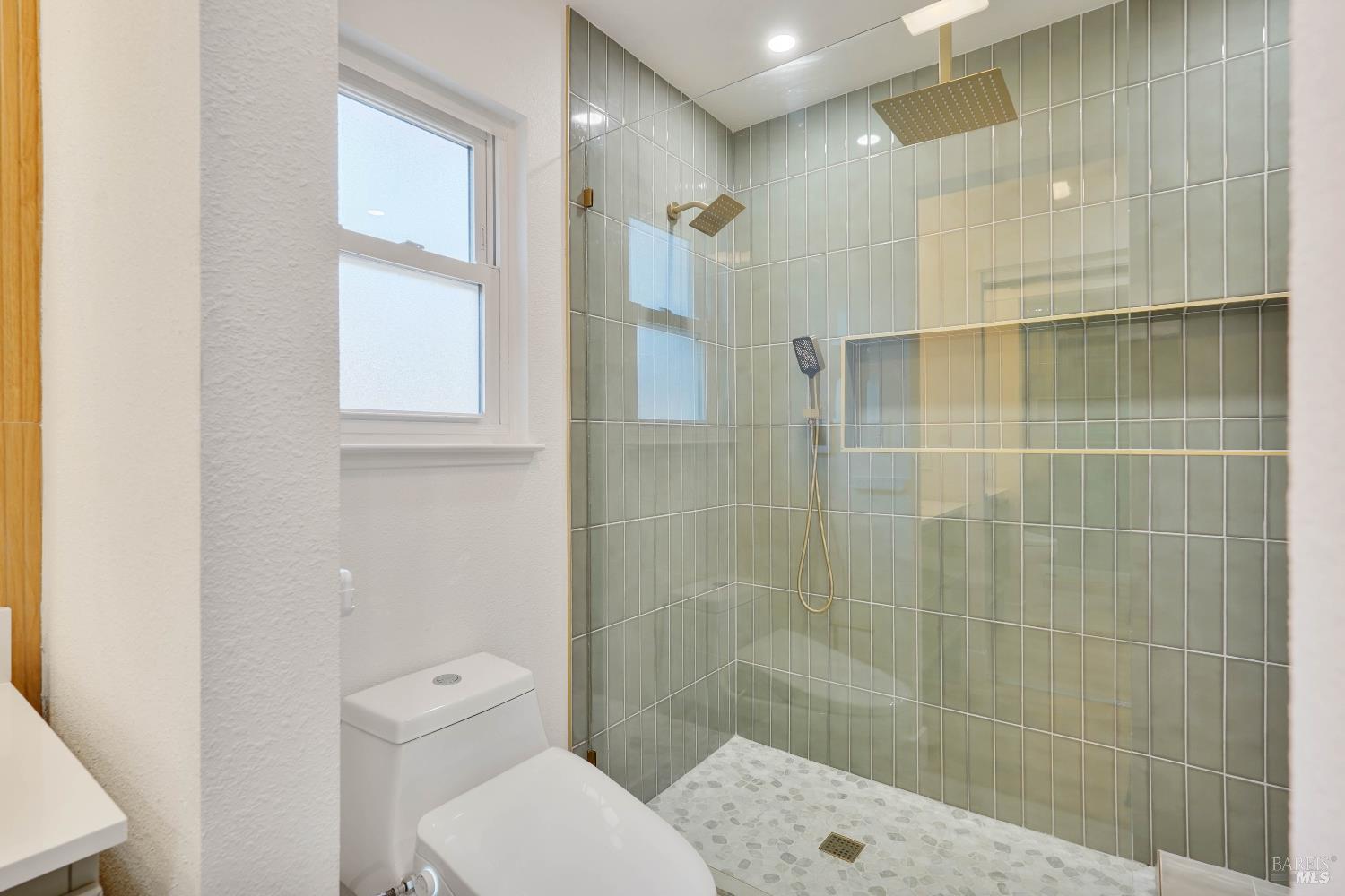 Detail Gallery Image 24 of 46 For 2425 Creekside Ave, Napa,  CA 94558 - 4 Beds | 2 Baths