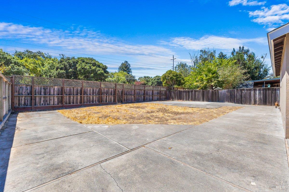 Detail Gallery Image 31 of 34 For 70 San Carlos Way, Novato,  CA 94945 - 4 Beds | 2 Baths