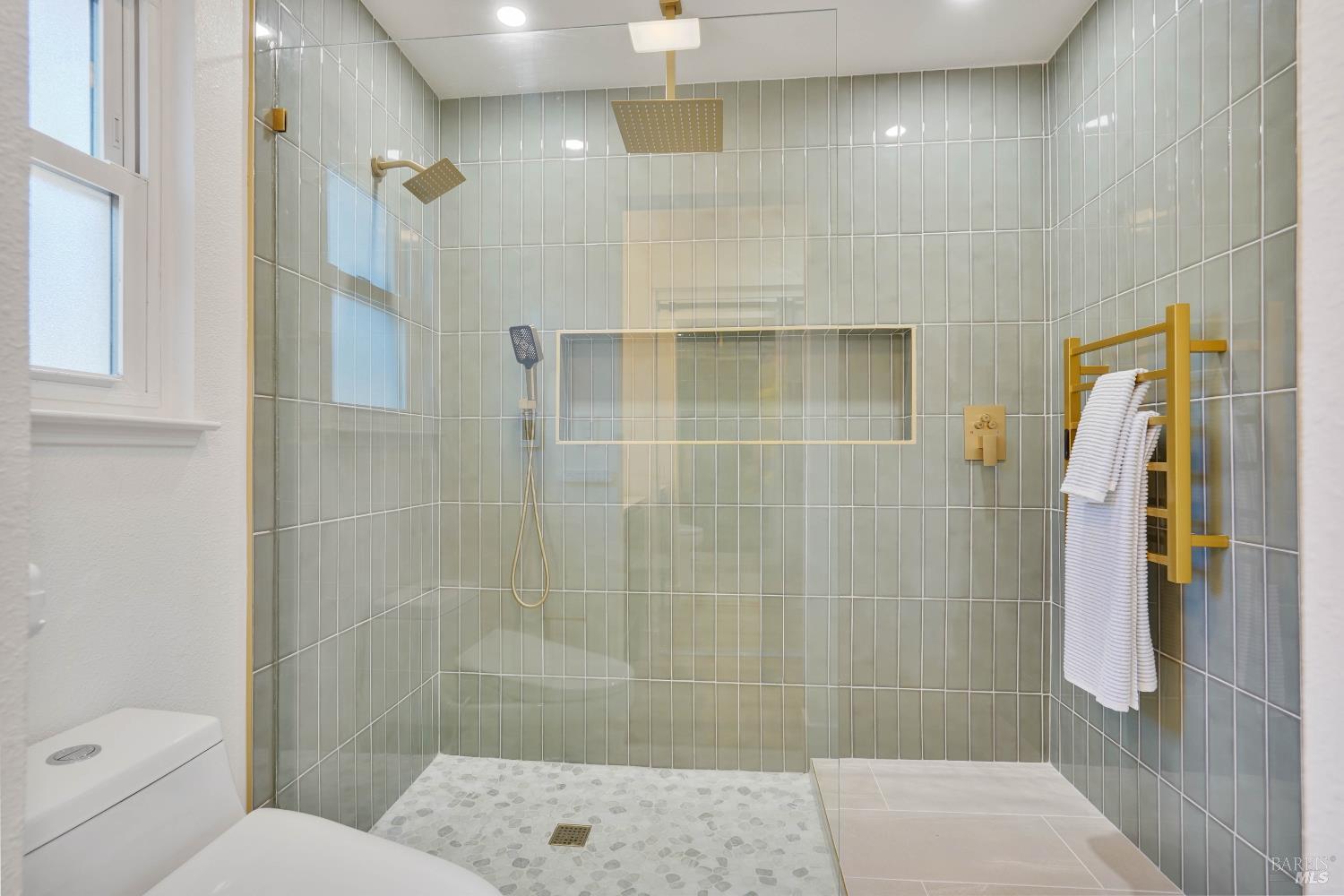 Detail Gallery Image 23 of 46 For 2425 Creekside Ave, Napa,  CA 94558 - 4 Beds | 2 Baths