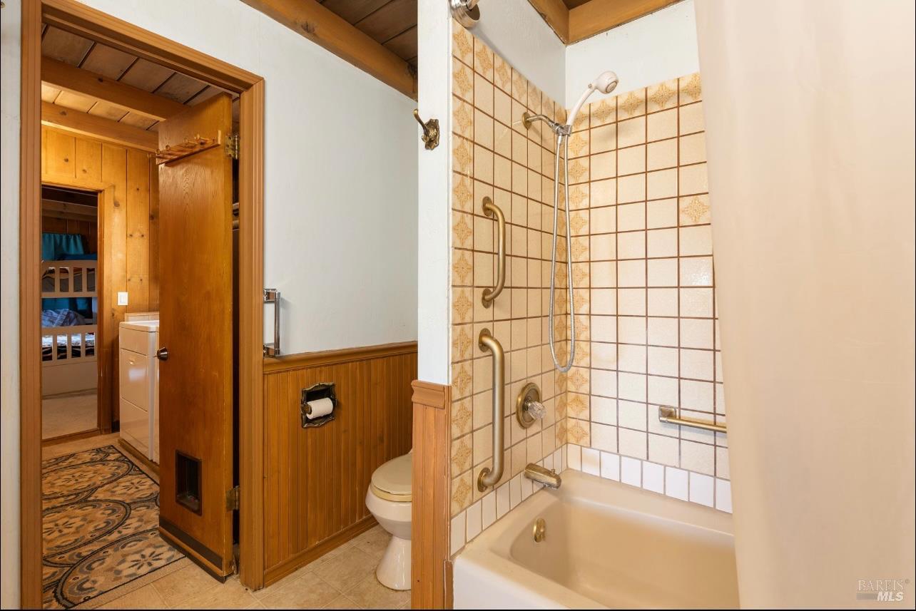 Detail Gallery Image 11 of 24 For 3771 Country Club Dr, Clearlake,  CA 95422 - 2 Beds | 1 Baths