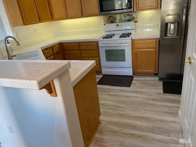 Detail Gallery Image 12 of 30 For 5041 N Parr Ln, Fairfield,  CA 94533 - 3 Beds | 2/1 Baths