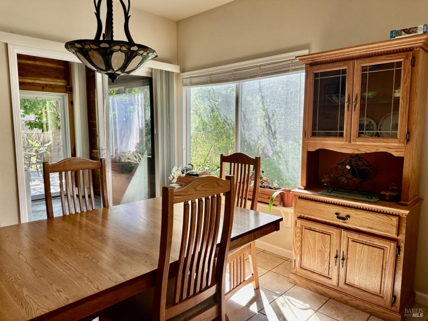 Detail Gallery Image 8 of 36 For 134 Douglas Fir Cir, Cloverdale,  CA 95425 - 4 Beds | 3 Baths