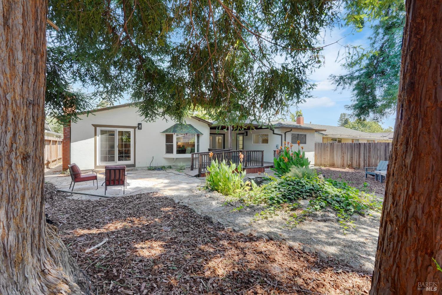 Detail Gallery Image 36 of 46 For 2425 Creekside Ave, Napa,  CA 94558 - 4 Beds | 2 Baths