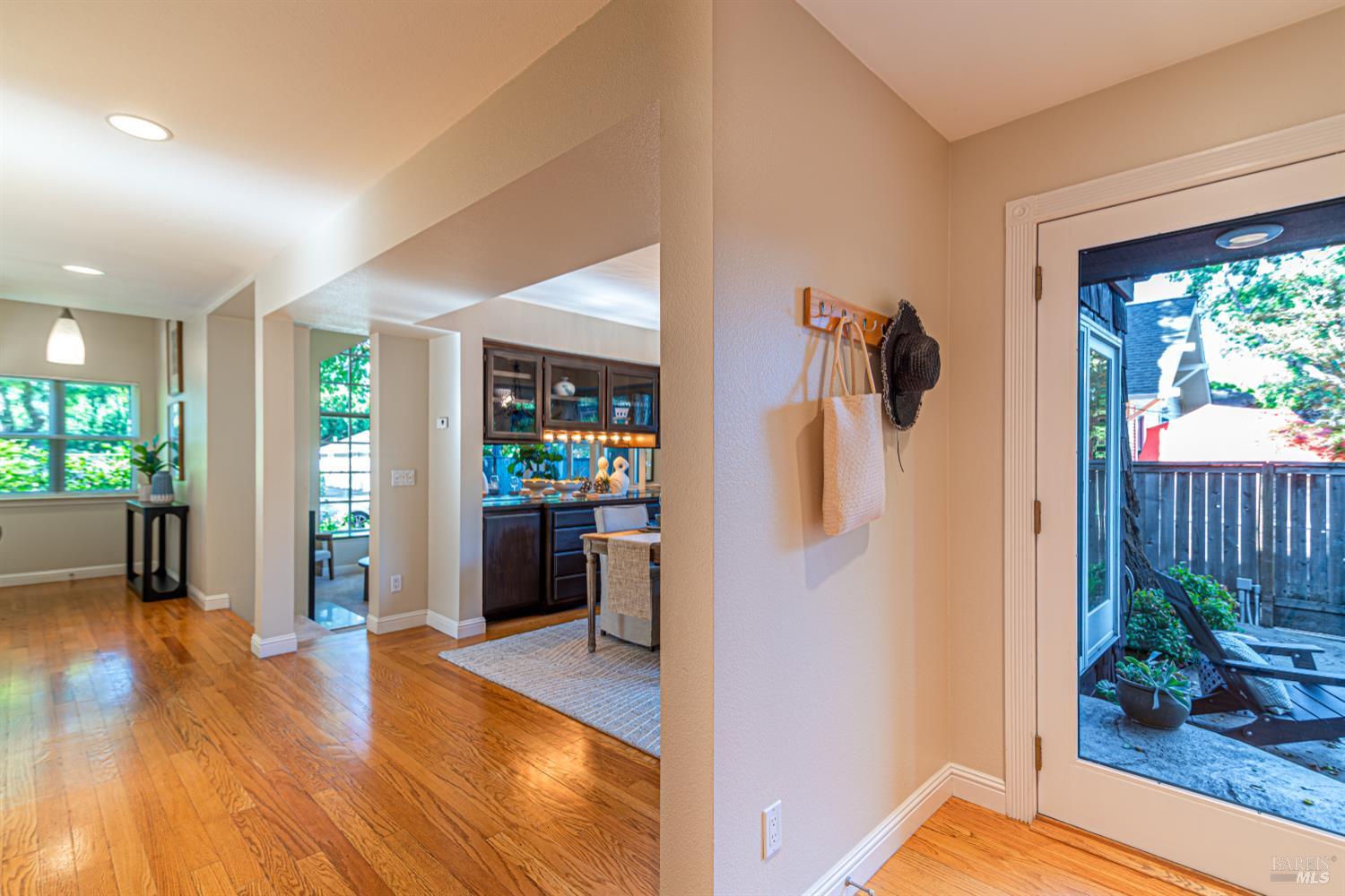 Detail Gallery Image 16 of 44 For 1410 15th St, Santa Rosa,  CA 95404 - 2 Beds | 2/1 Baths