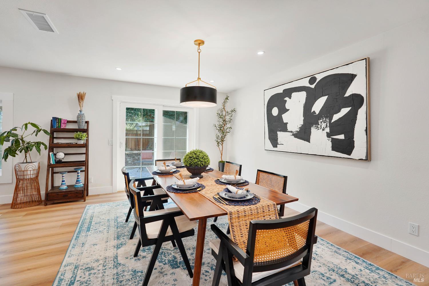 Detail Gallery Image 11 of 46 For 2425 Creekside Ave, Napa,  CA 94558 - 4 Beds | 2 Baths