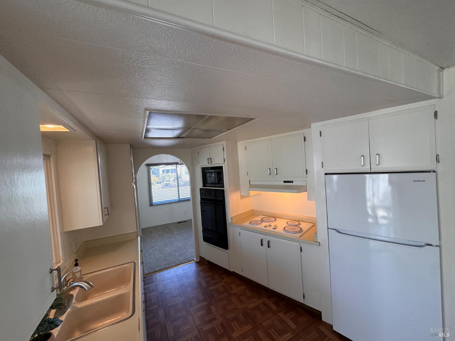 Detail Gallery Image 6 of 32 For 23 Westgate Cir, Santa Rosa,  CA 95401 - 2 Beds | 2 Baths