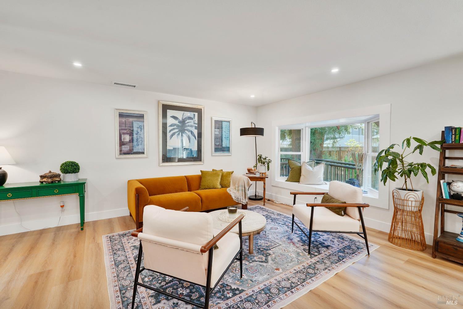 Detail Gallery Image 15 of 46 For 2425 Creekside Ave, Napa,  CA 94558 - 4 Beds | 2 Baths