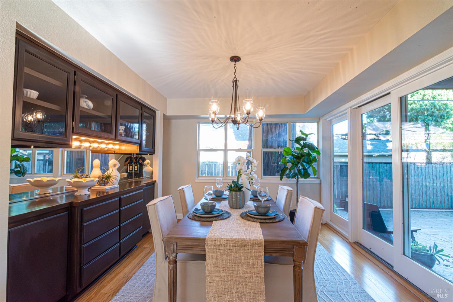 Detail Gallery Image 15 of 44 For 1410 15th St, Santa Rosa,  CA 95404 - 2 Beds | 2/1 Baths