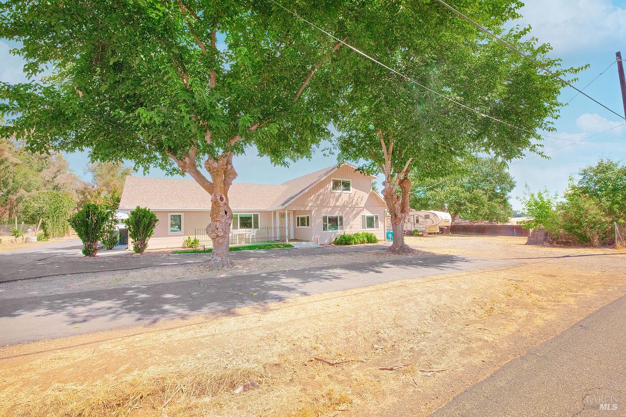 Detail Gallery Image 2 of 33 For 4851 Udell Rd, Vacaville,  CA 95688 - 4 Beds | 3 Baths