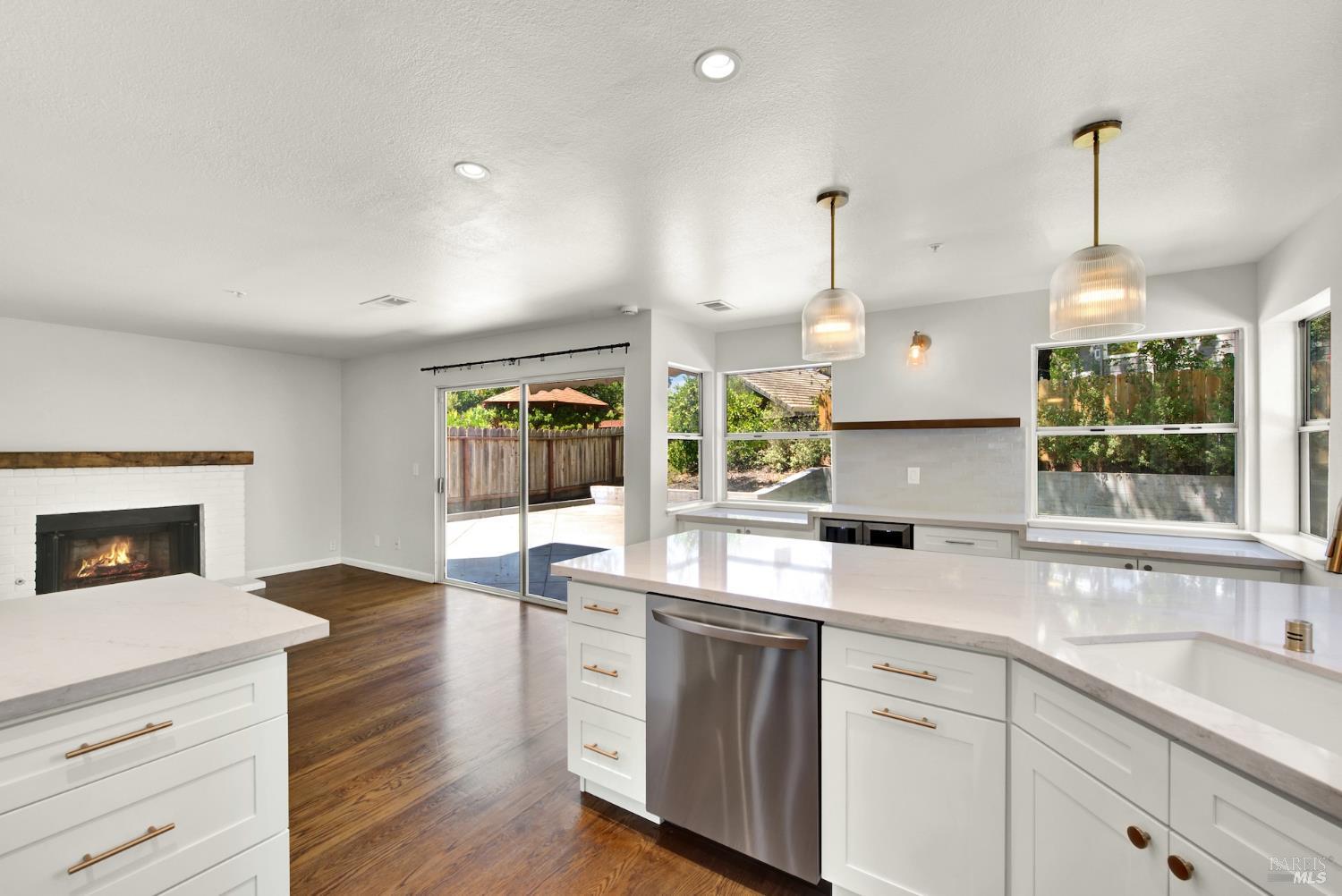 Detail Gallery Image 5 of 60 For 16 Winestone Ct, Napa,  CA 94558 - 3 Beds | 2/1 Baths