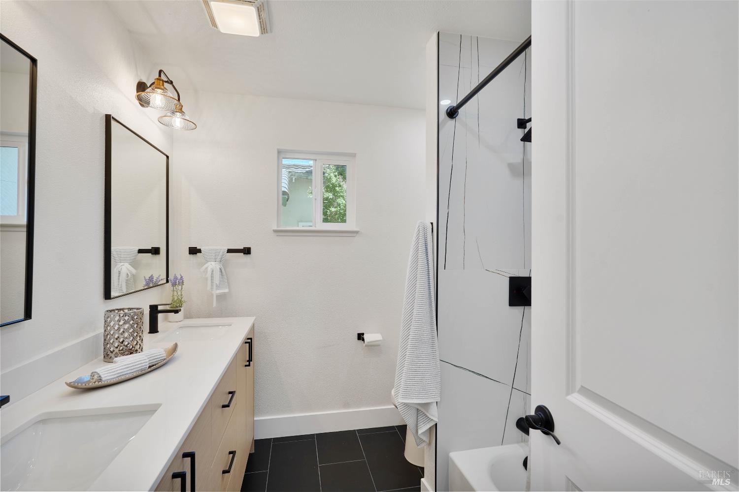 Detail Gallery Image 30 of 46 For 2425 Creekside Ave, Napa,  CA 94558 - 4 Beds | 2 Baths