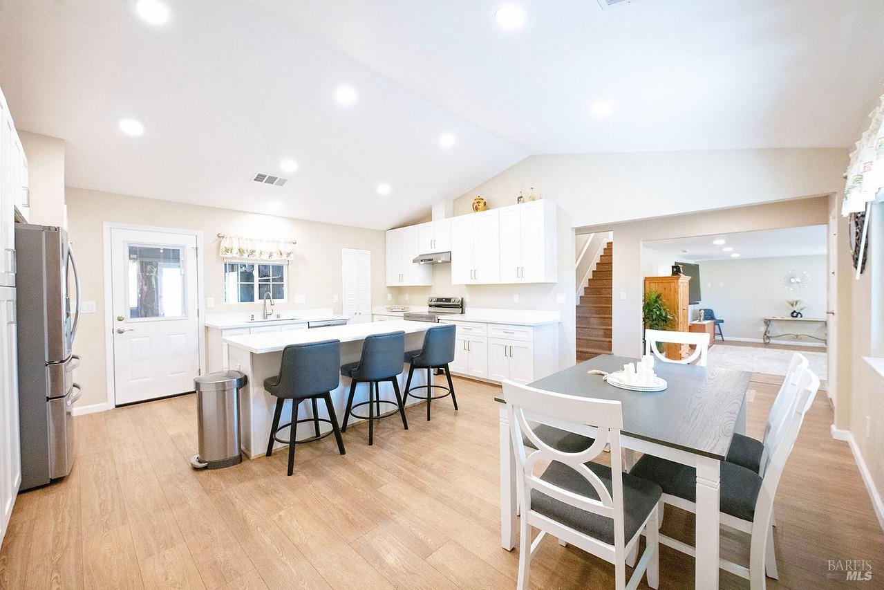 Detail Gallery Image 5 of 33 For 4851 Udell Rd, Vacaville,  CA 95688 - 4 Beds | 3 Baths