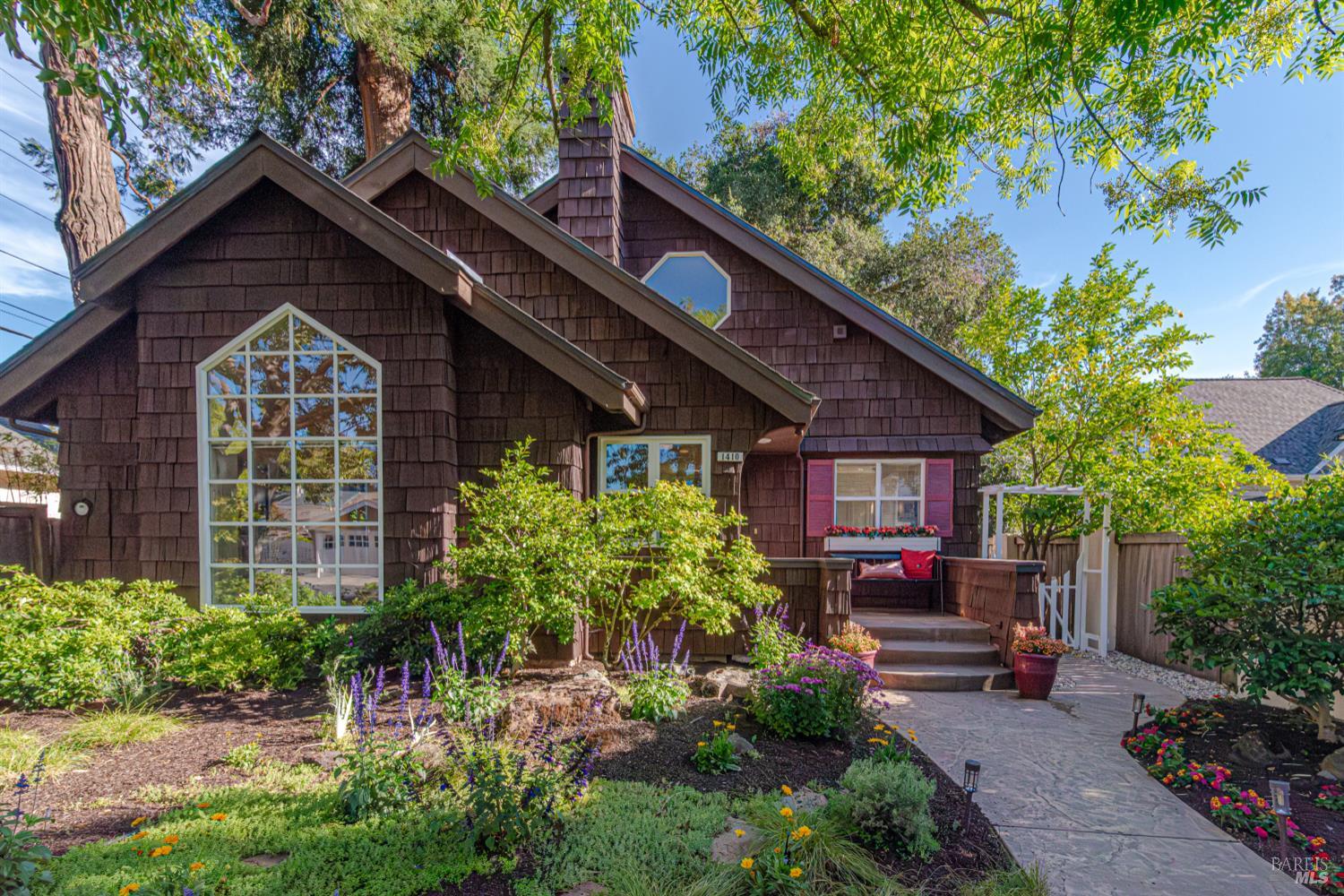 Detail Gallery Image 1 of 44 For 1410 15th St, Santa Rosa,  CA 95404 - 2 Beds | 2/1 Baths