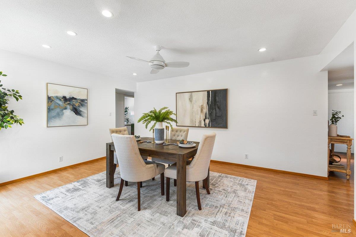 Detail Gallery Image 11 of 34 For 70 San Carlos Way, Novato,  CA 94945 - 4 Beds | 2 Baths