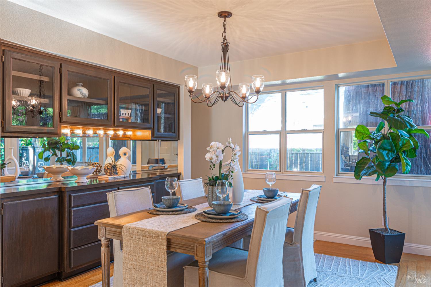 Detail Gallery Image 13 of 44 For 1410 15th St, Santa Rosa,  CA 95404 - 2 Beds | 2/1 Baths