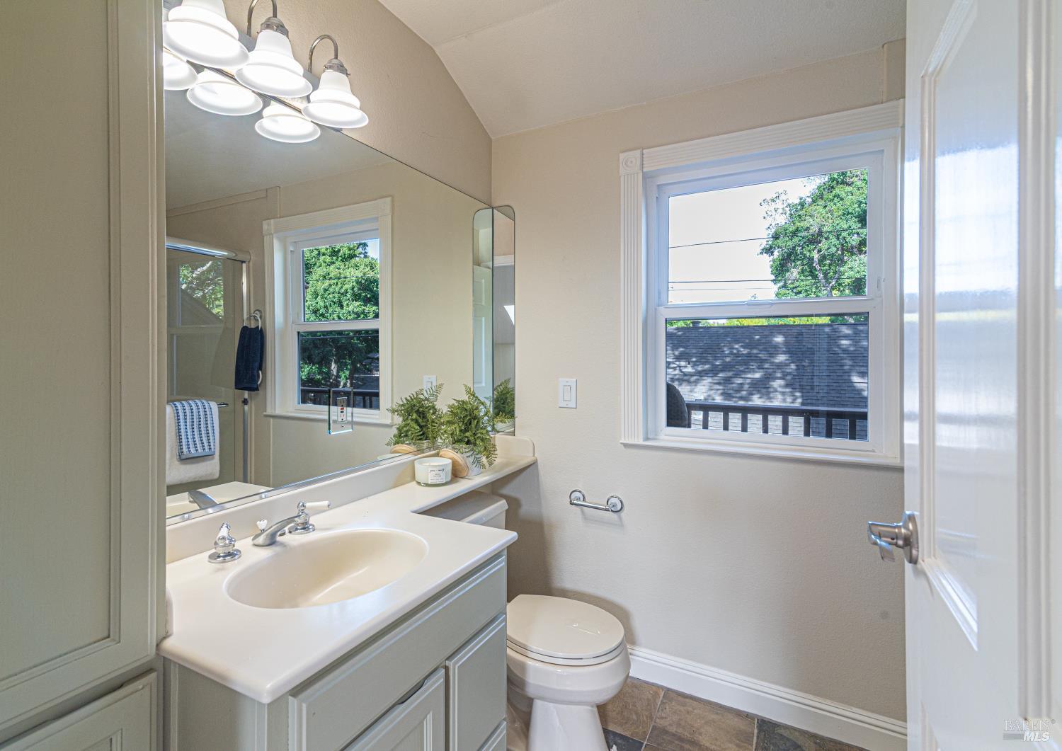 Detail Gallery Image 37 of 44 For 1410 15th St, Santa Rosa,  CA 95404 - 2 Beds | 2/1 Baths