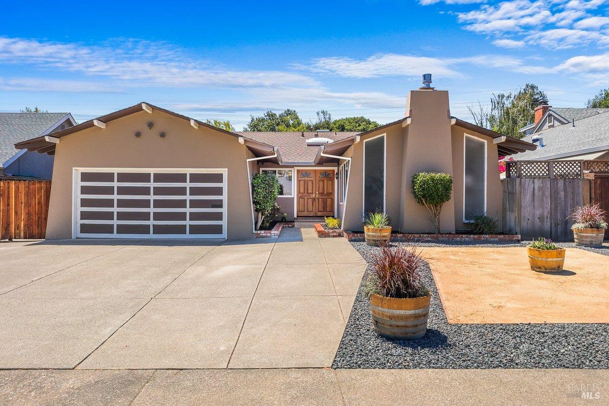 Detail Gallery Image 1 of 34 For 70 San Carlos Way, Novato,  CA 94945 - 4 Beds | 2 Baths