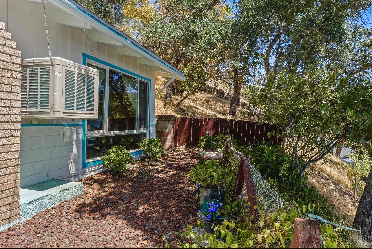 Detail Gallery Image 20 of 24 For 3771 Country Club Dr, Clearlake,  CA 95422 - 2 Beds | 1 Baths