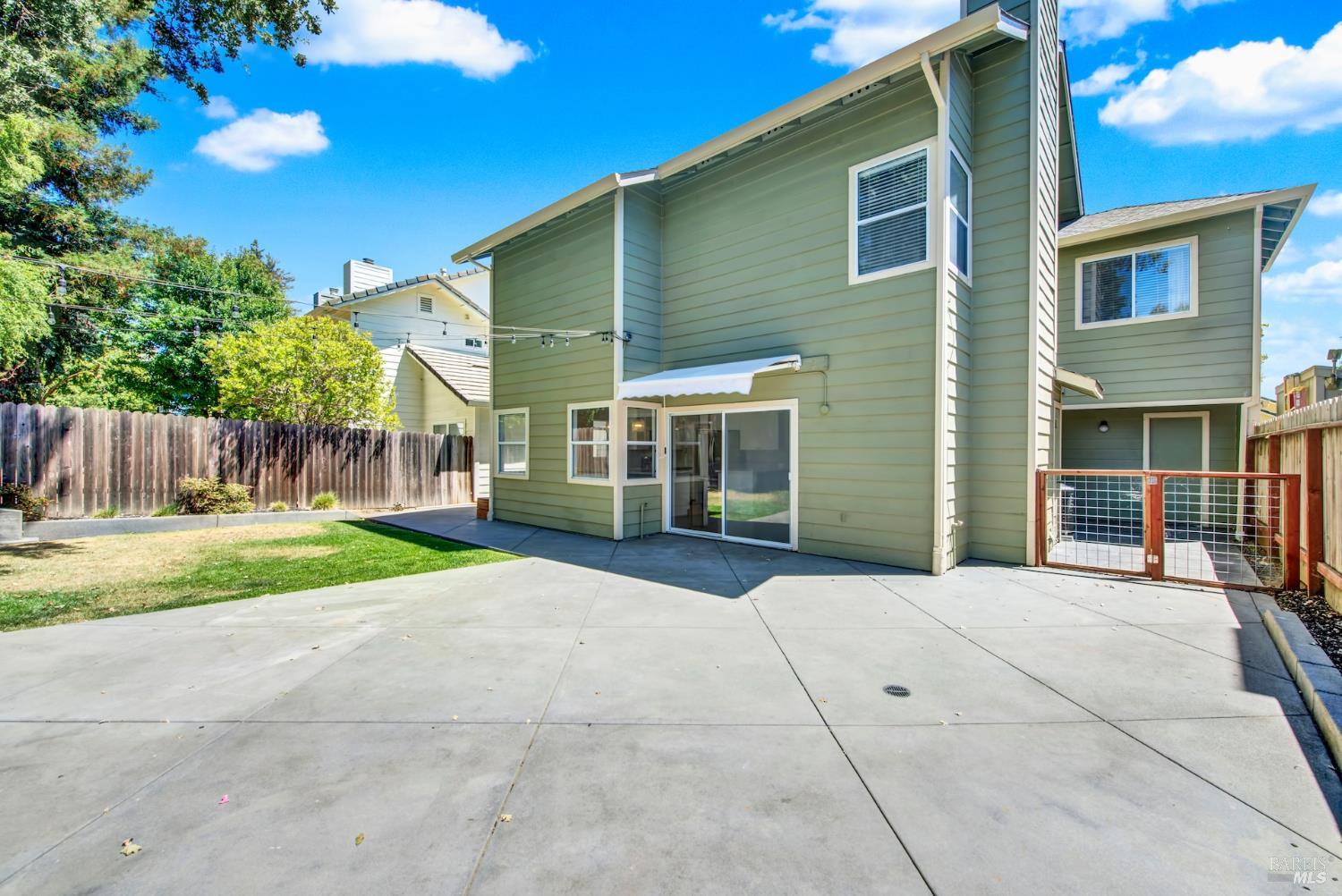 Detail Gallery Image 10 of 60 For 16 Winestone Ct, Napa,  CA 94558 - 3 Beds | 2/1 Baths