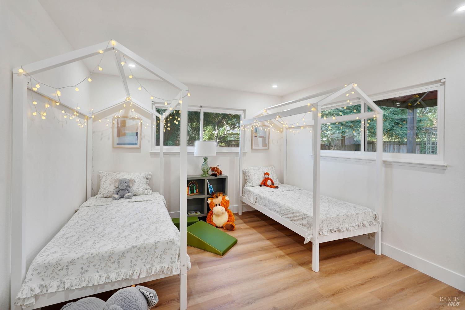 Detail Gallery Image 29 of 46 For 2425 Creekside Ave, Napa,  CA 94558 - 4 Beds | 2 Baths