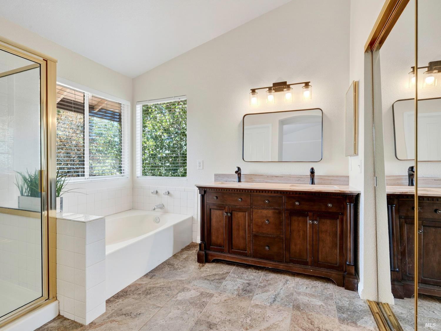 Detail Gallery Image 34 of 47 For 688 Natalie Dr, Windsor,  CA 95492 - 5 Beds | 3 Baths