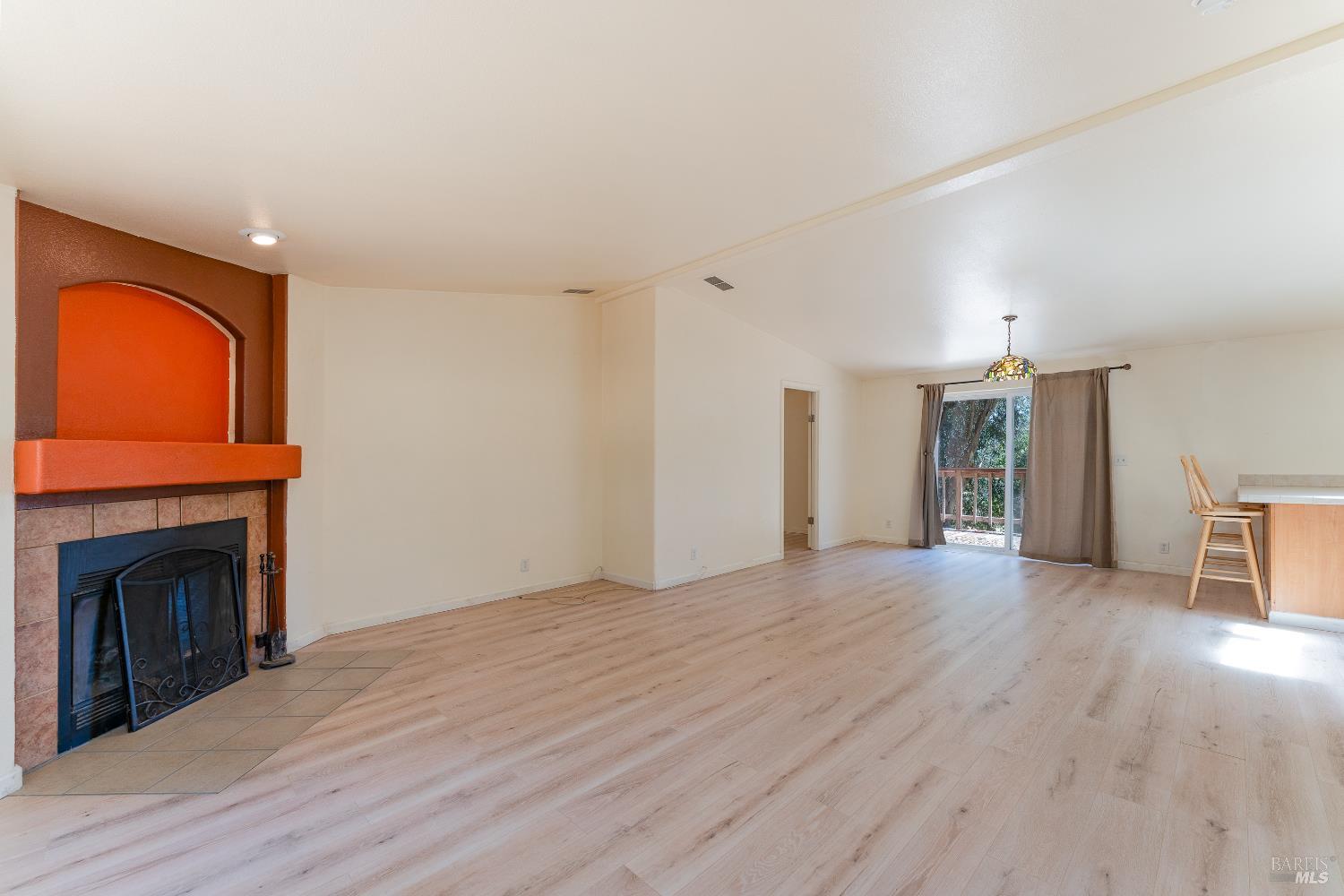 Detail Gallery Image 5 of 25 For 1409 W State Highway 20 Hwy, Upper Lake,  CA 95485 - 3 Beds | 2 Baths