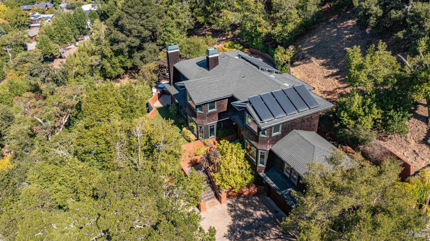 Detail Gallery Image 78 of 83 For 1 the Alameda Knls, San Anselmo,  CA 94960 - 5 Beds | 5/1 Baths