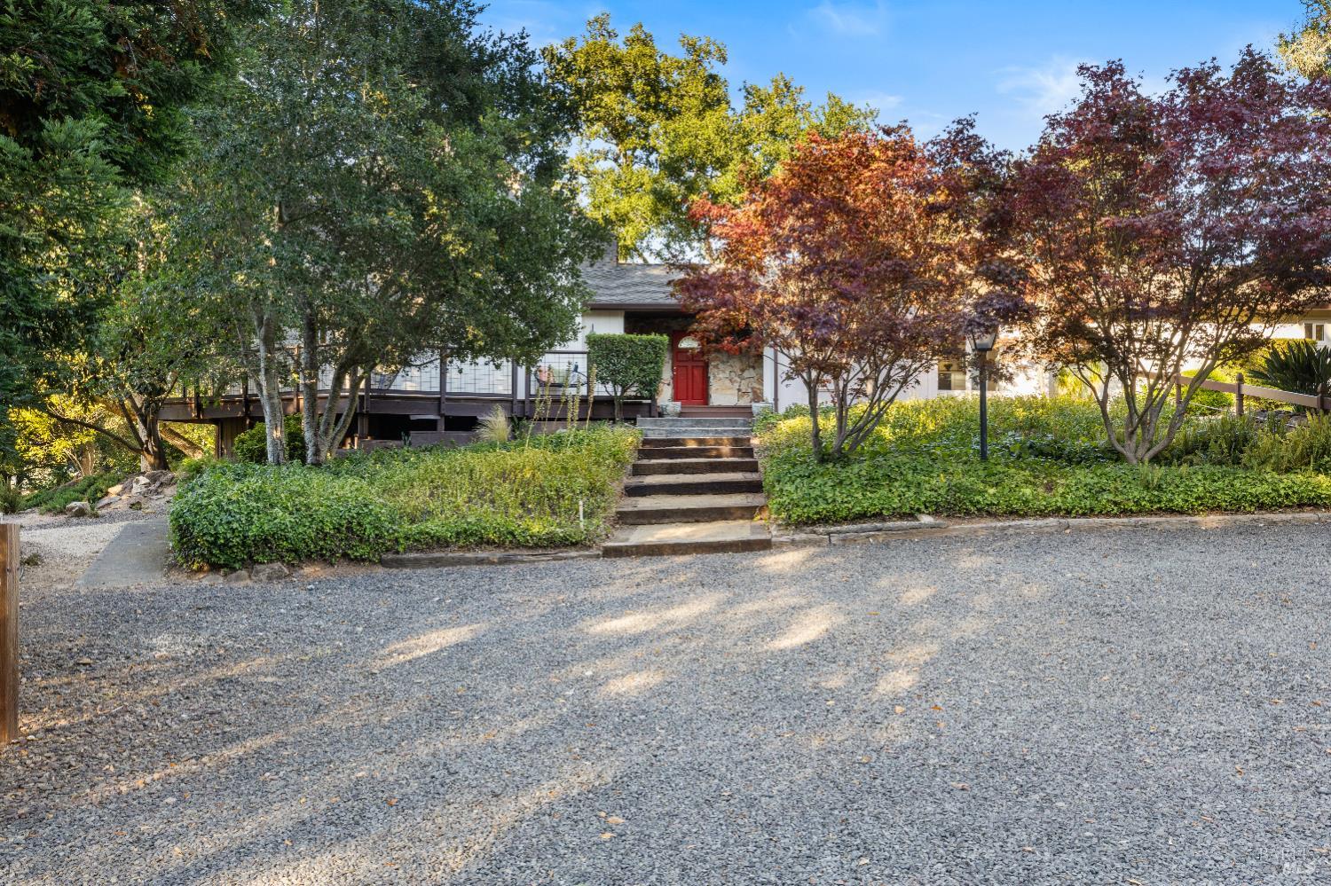 Detail Gallery Image 4 of 44 For 3051 Redwood Rd, Napa,  CA 94558 - 3 Beds | 4 Baths
