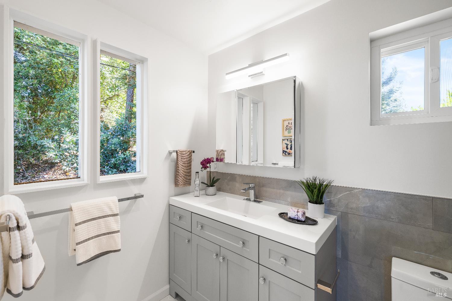 Detail Gallery Image 18 of 44 For 3051 Redwood Rd, Napa,  CA 94558 - 3 Beds | 4 Baths