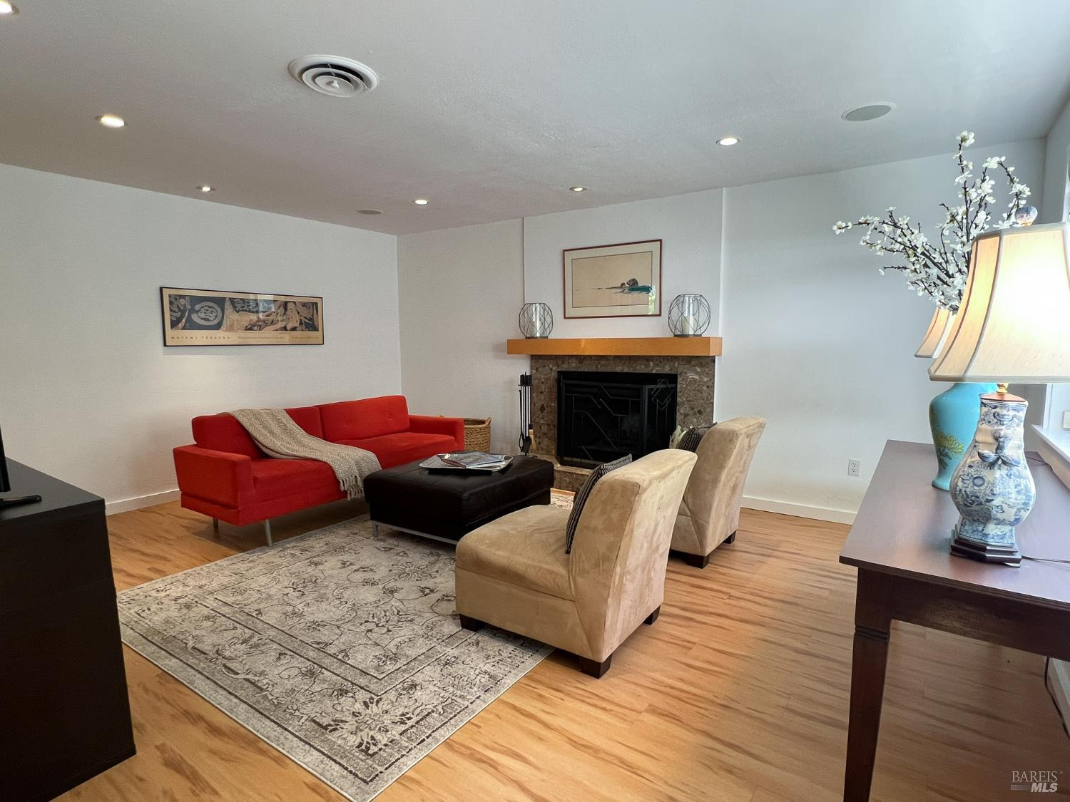 Detail Gallery Image 7 of 33 For 438 Crivelli Dr, Sonoma,  CA 95476 - 3 Beds | 2 Baths
