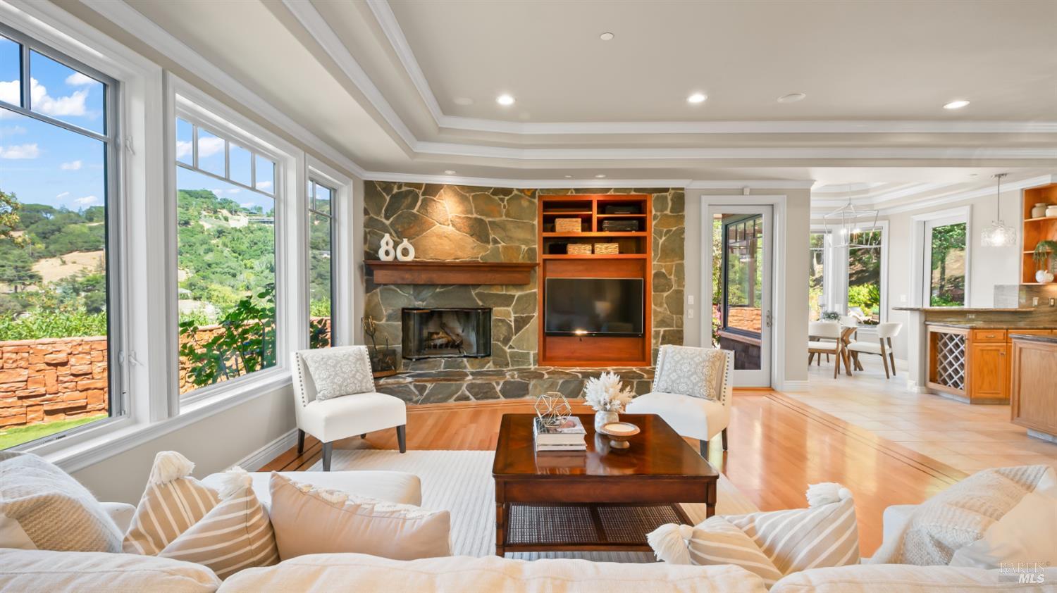 Detail Gallery Image 16 of 83 For 1 the Alameda Knls, San Anselmo,  CA 94960 - 5 Beds | 5/1 Baths