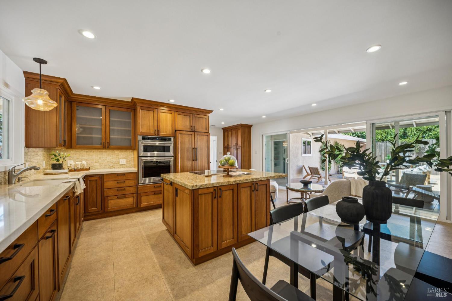 Detail Gallery Image 15 of 49 For 169 Kipling Dr, Mill Valley,  CA 94941 - 3 Beds | 2 Baths