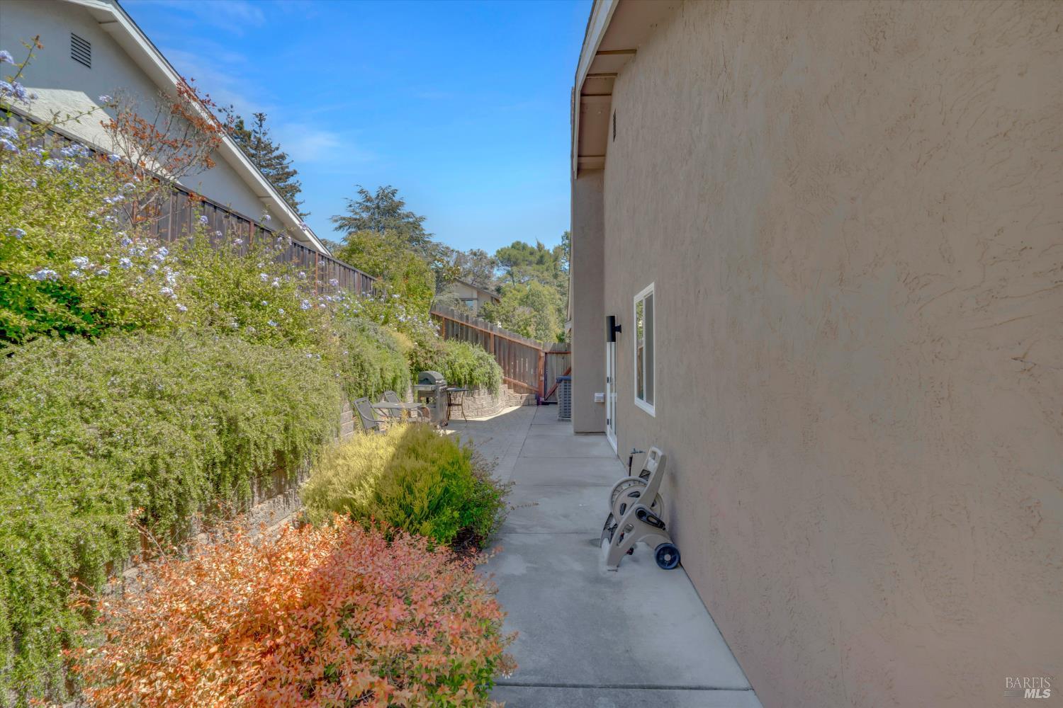 Detail Gallery Image 25 of 40 For 871 Hanlon Way, Benicia,  CA 94510 - 4 Beds | 2 Baths