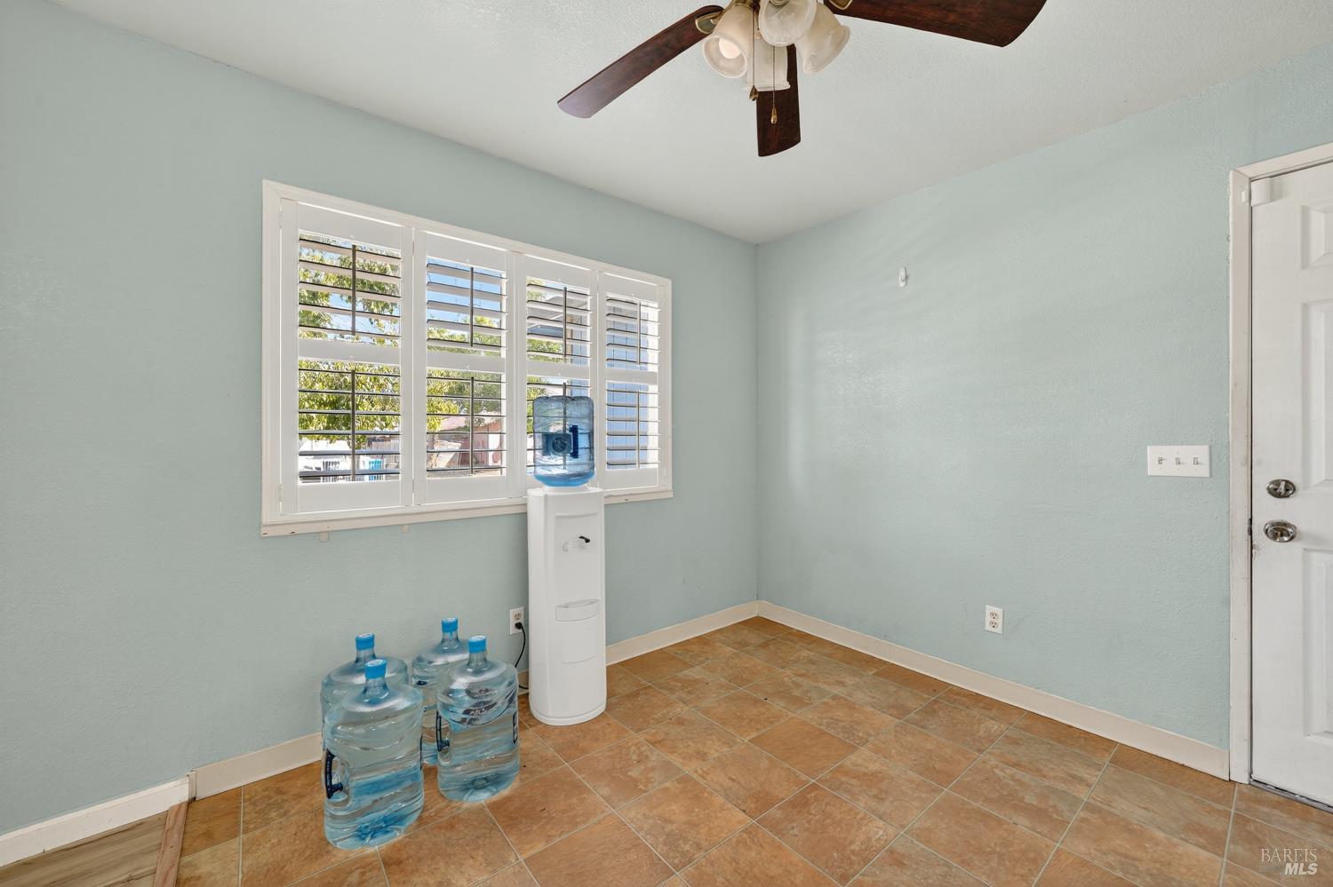 Detail Gallery Image 10 of 36 For 865 Camelia Dr, Dixon,  CA 95620 - 3 Beds | 1/1 Baths