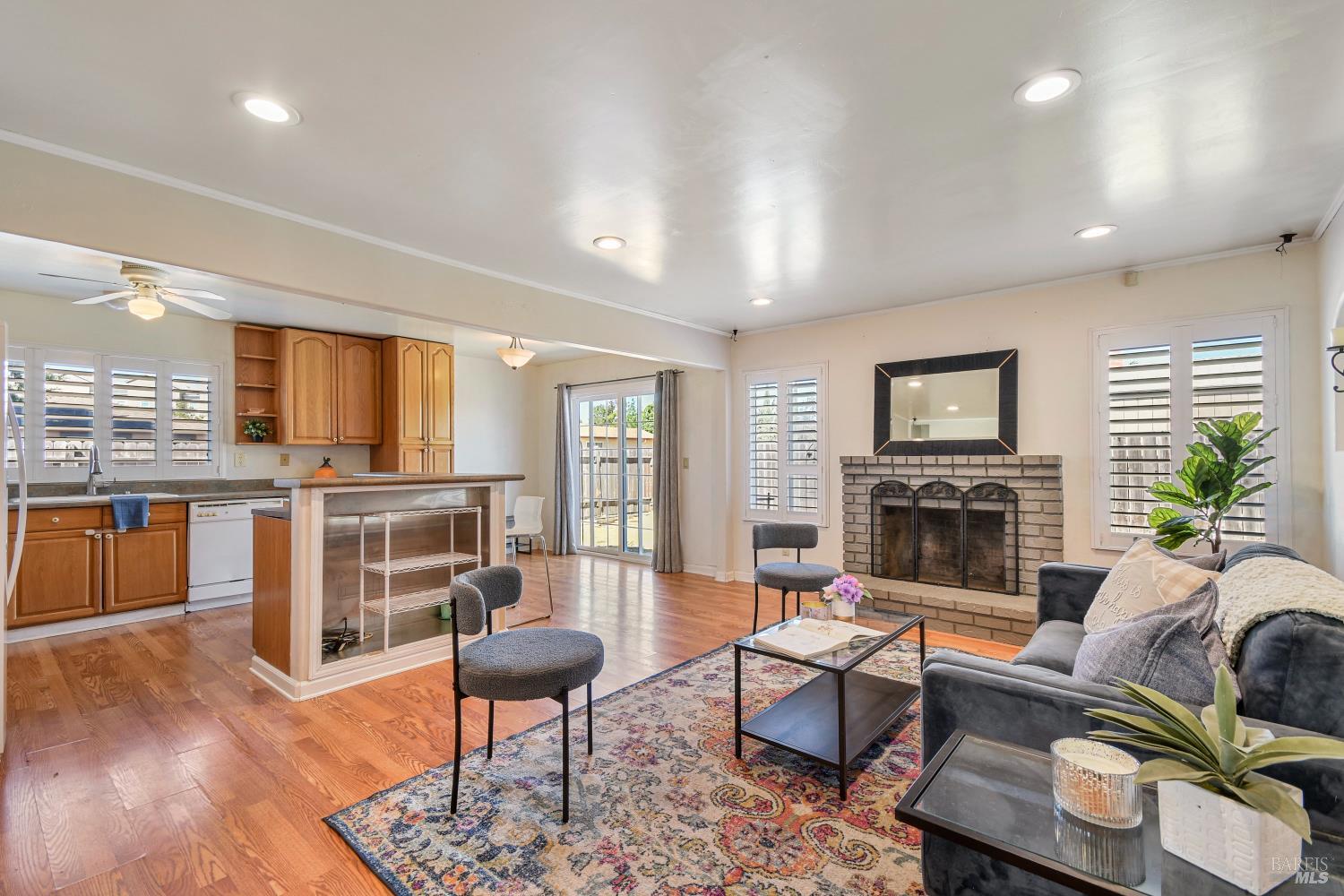 Detail Gallery Image 11 of 45 For 56 Terry Ln, Suisun City,  CA 94585 - 3 Beds | 2 Baths