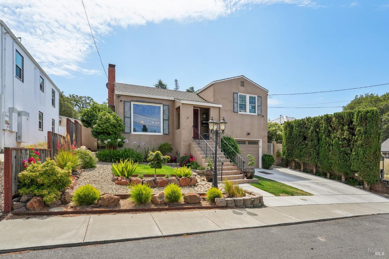 Detail Gallery Image 7 of 68 For 1072 Raymond Ave, Napa,  CA 94559 - 3 Beds | 1/1 Baths